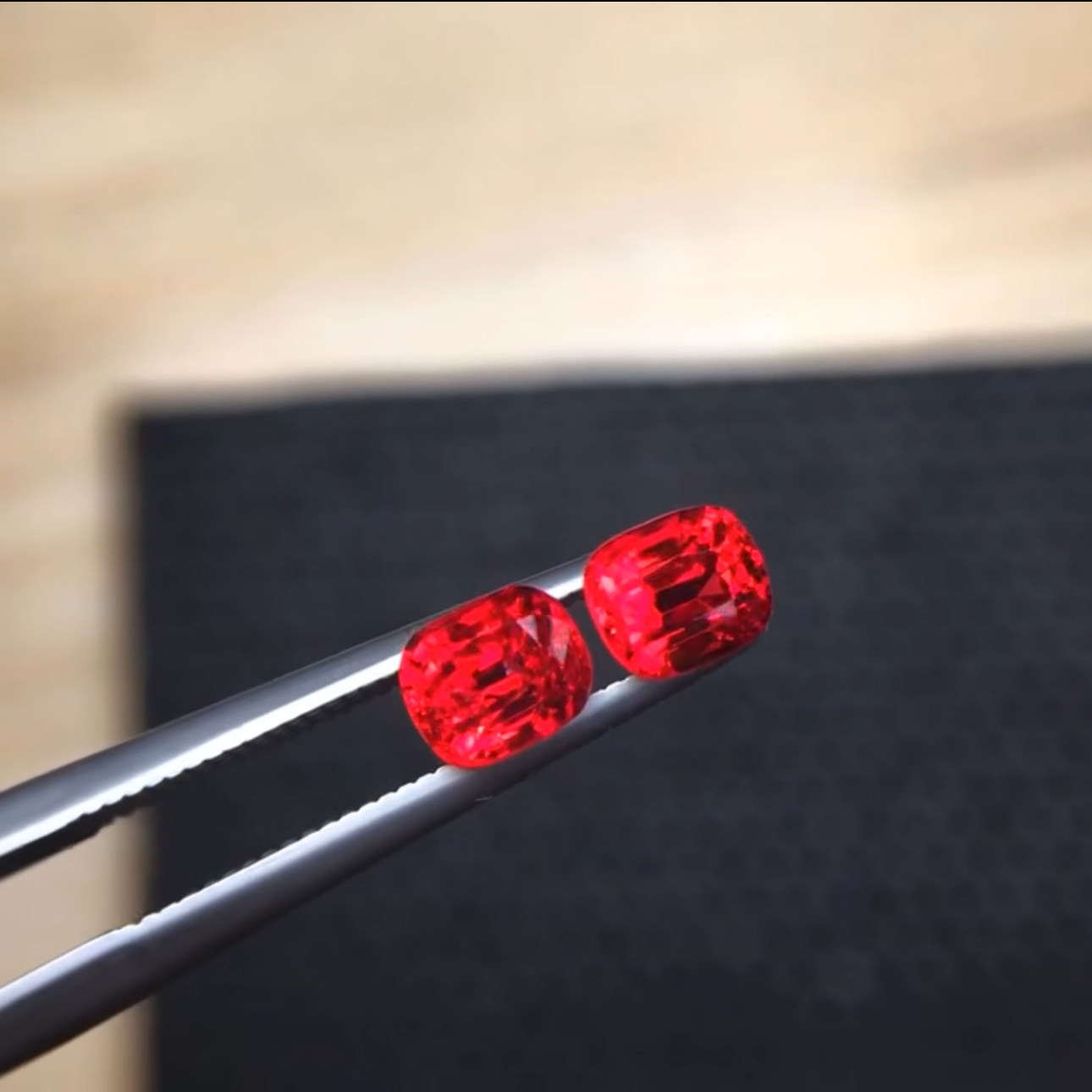 缅甸1.41克拉尖晶石绝地武士GUILD强荧光VB精切彩色宝石戒面裸石