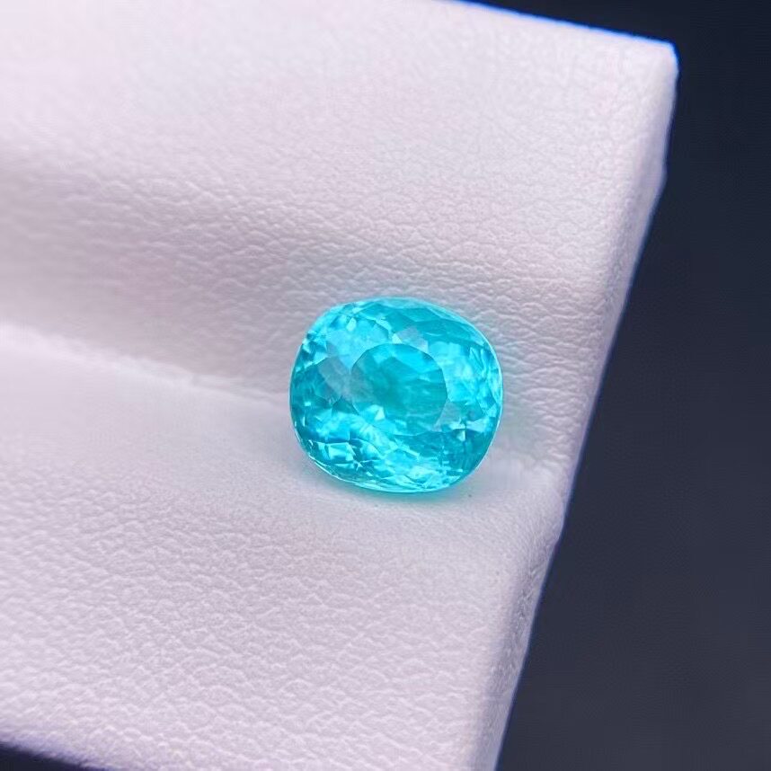 精品2.09克拉天然帕拉伊巴霓虹蓝碧玺戒面裸石椭圆形明亮色火彩