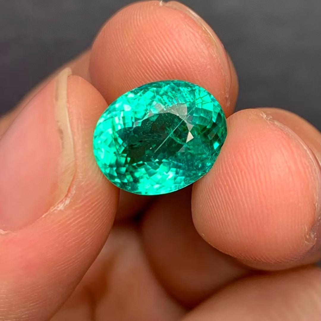 8.07克拉天然帕拉伊巴霓虹感碧玺