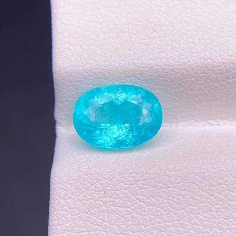 2.27克拉天然帕拉伊巴霓虹蓝碧玺