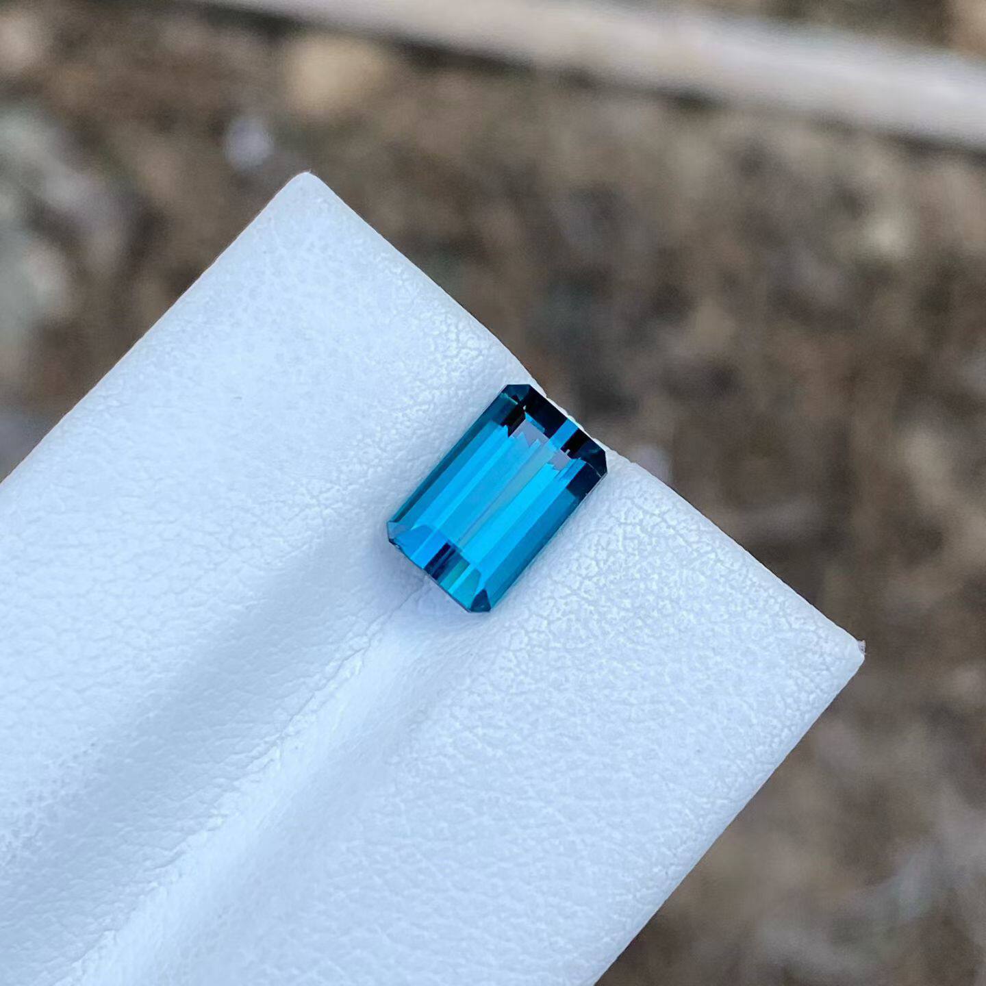 精品1.7克拉天然阿富汗拉贡碧玺戒面裸石明亮色长方形晶体干净