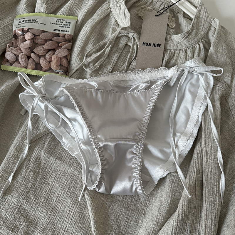 九思studio复古温柔轻奢甜蜜色丝缎蕾丝洛丽塔透气系带无痕内裤女