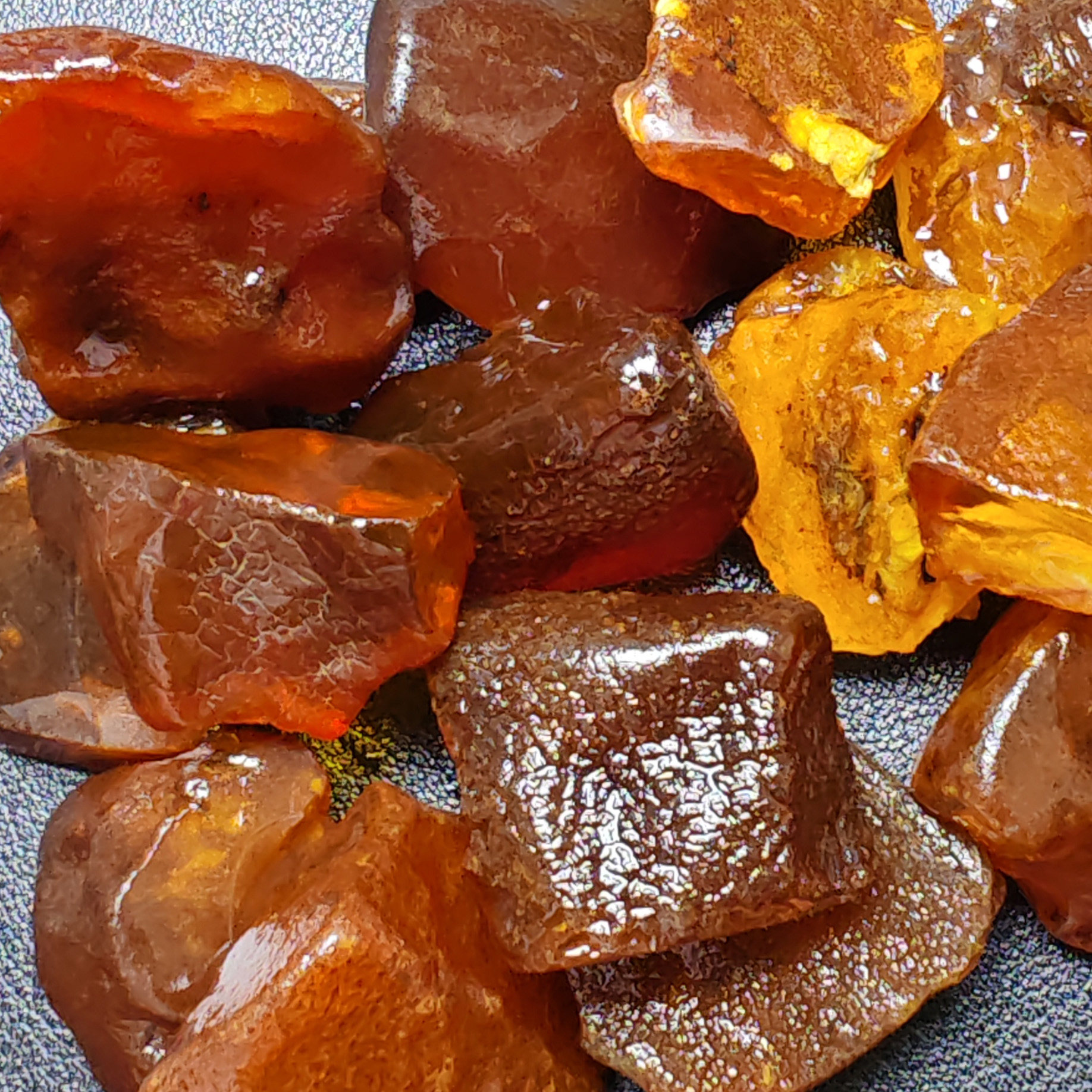 天然琥珀蜜蜡原石金珀棕色珠宝奇石收藏装饰品特价随形吊坠练手料