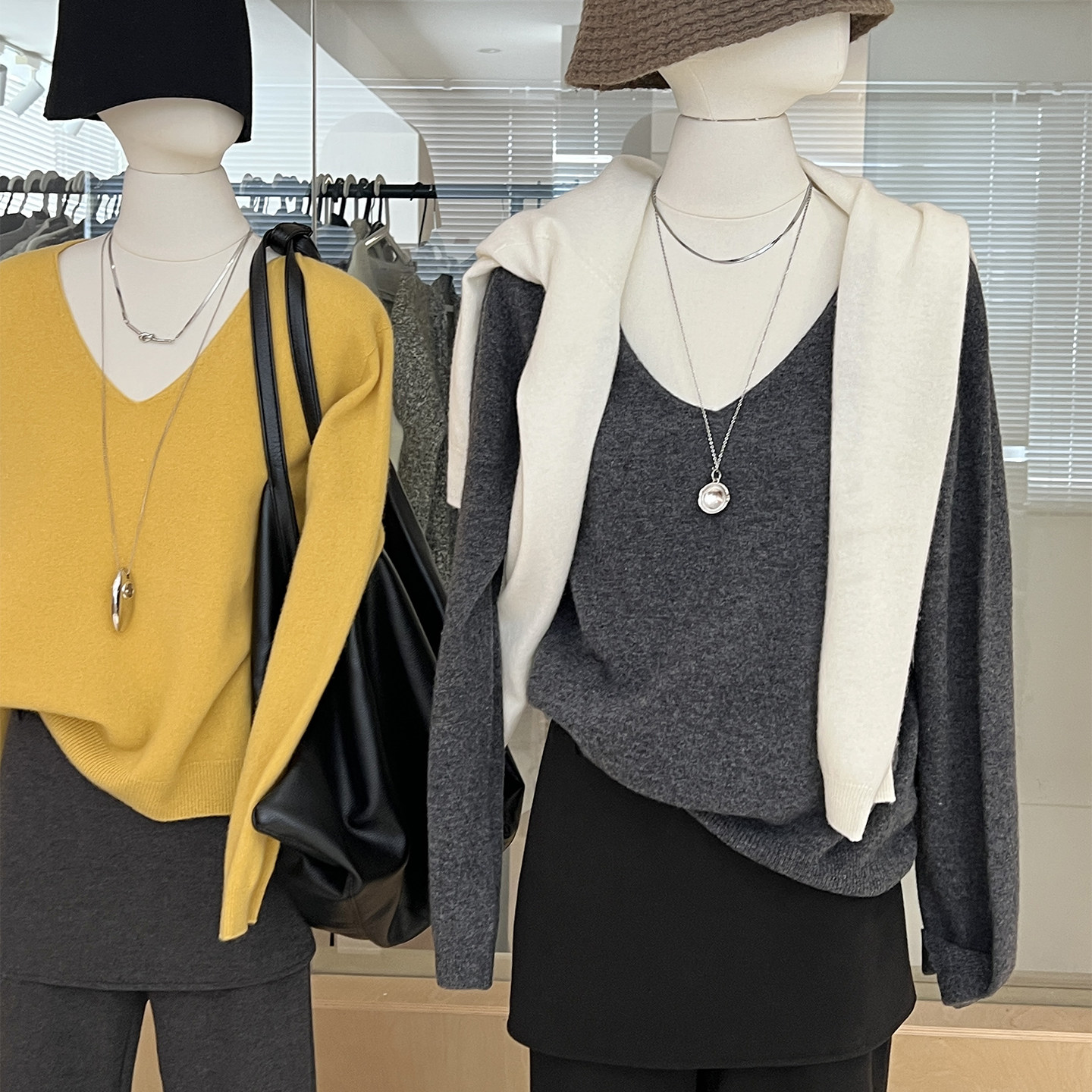 无缝一体纯羊毛毛衣内搭外穿v领