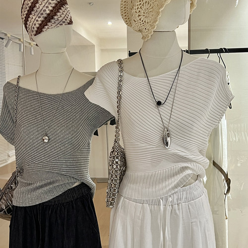 斜肩不规则修身显瘦针织衫莱赛尔