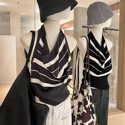 辣妹风挂脖露背针织背心荡领短款