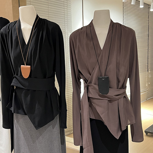 法式交叉v领衬衫收腰垂感轻熟风