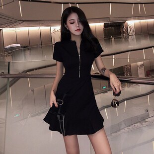 网红时尚连衣裙女2026夏装新款赫本风修身显瘦收腰洋气性感小黑裙