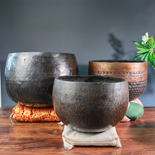 日本铜器手打老铜钵大铜罄音钵佛道香道复古摆件礼佛收藏带款E