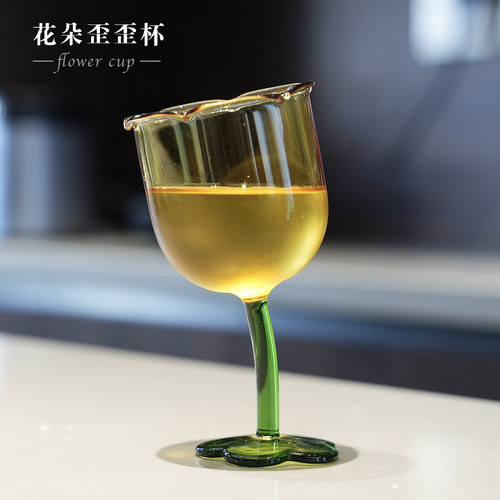 可爱歪头花朵杯创意玻璃高脚杯