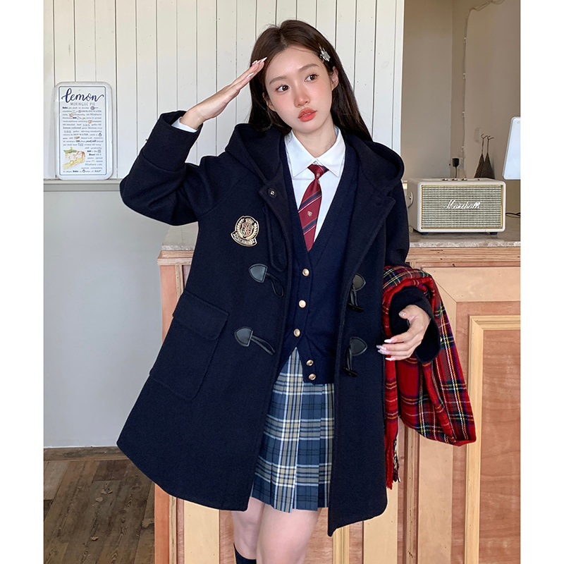 秋冬连帽牛角扣呢子大衣