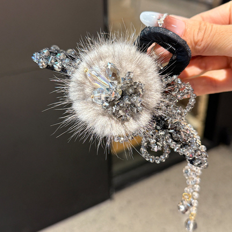 轻奢貂毛球晶石大抓夹氛围感流苏半扎发卡秋冬毛绒鲨鱼夹发夹头饰,饰品/流行首饰/时尚饰品新,民族风发饰,淘宝优惠券,粉丝福利购,淘宝优惠卷