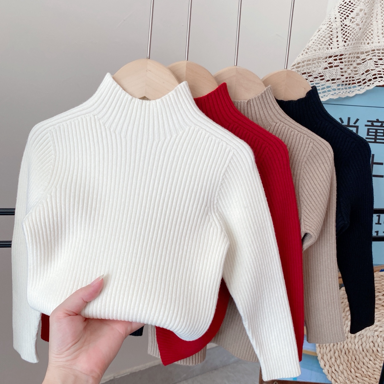 女童毛衣儿童白色打底衫2025秋冬新款宝宝半高领无痕男孩弹力童装