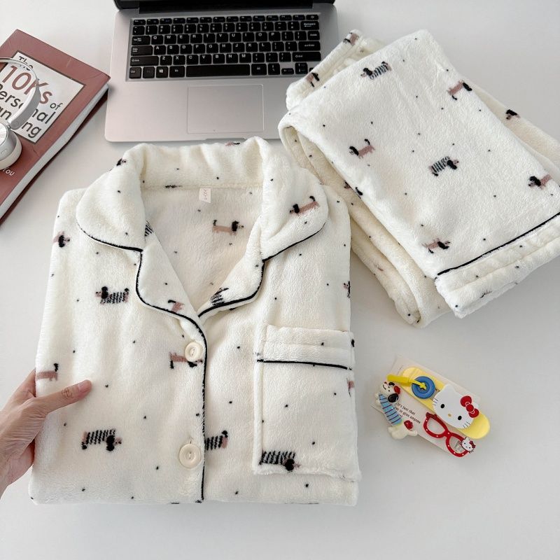 法兰绒睡衣女秋冬季保暖珊瑚绒波点小狗学生少女宽松冬款家居服套