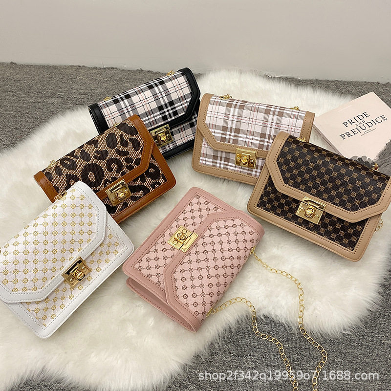 2022新款印花女包休闲锁扣小方包单肩斜挎包小清新手机包撞色小包,运动包/户外包/配件,挎包/拎包/休闲包,淘宝优惠券,粉丝福利购,淘宝优惠卷