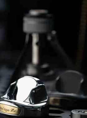 Dz. Top币底座胡桃木收纳盒29枚容量木质黄铜合金EDC玩具收纳底座