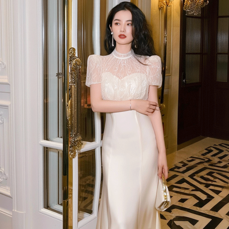 半高领蕾丝鱼尾连衣裙
