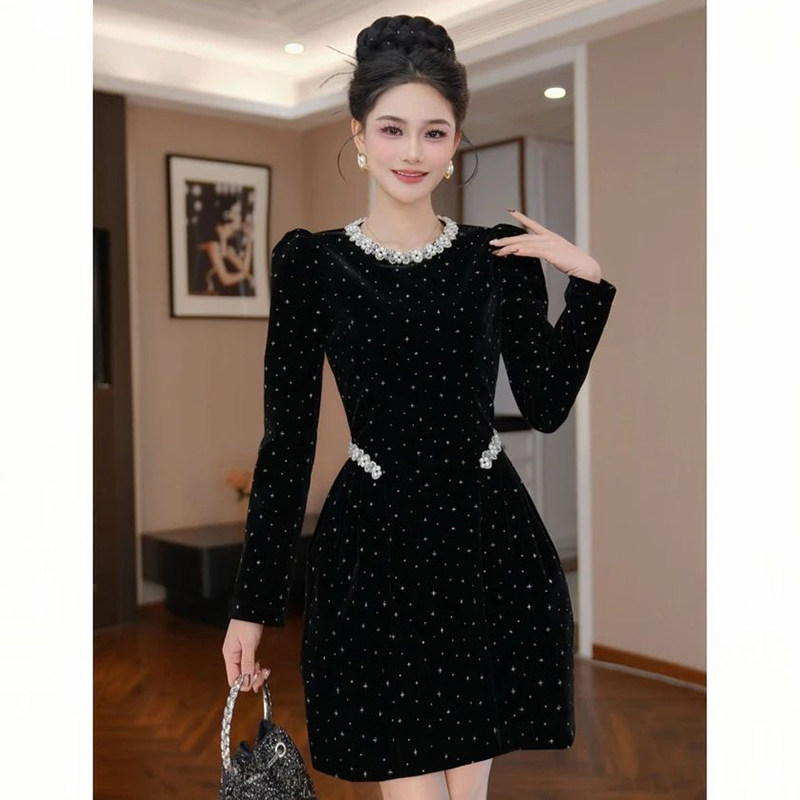 法式烫钻高级感宴会小礼服生日裙子收腰显瘦赫本风黑色长袖连衣裙