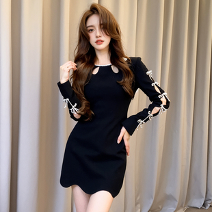 秋冬女装御姐风镂空a字连衣裙短款性感纯欲女人味复古收腰小黑裙