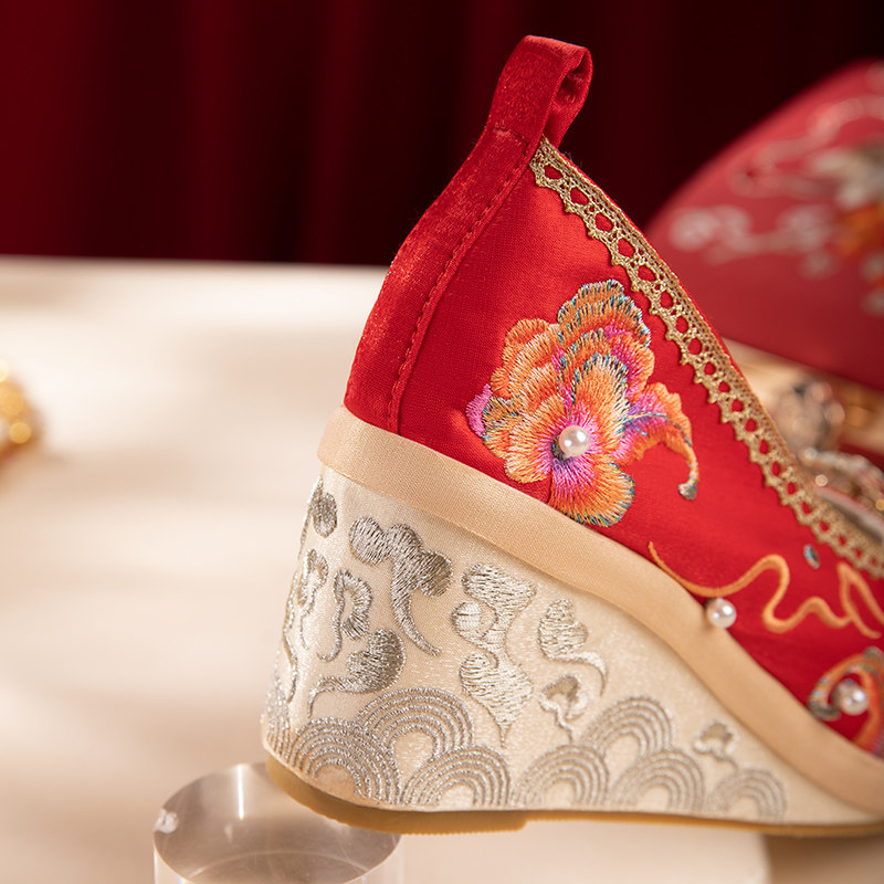 SANKENG GIRL WEDDING SHOES AUTUMN TANABATA GIFT PEARL TASSEL HEAVY INDUSTRY WEDGE HEEL XIUHE SHOES CHINESE COCKED BRIDAL SHOES