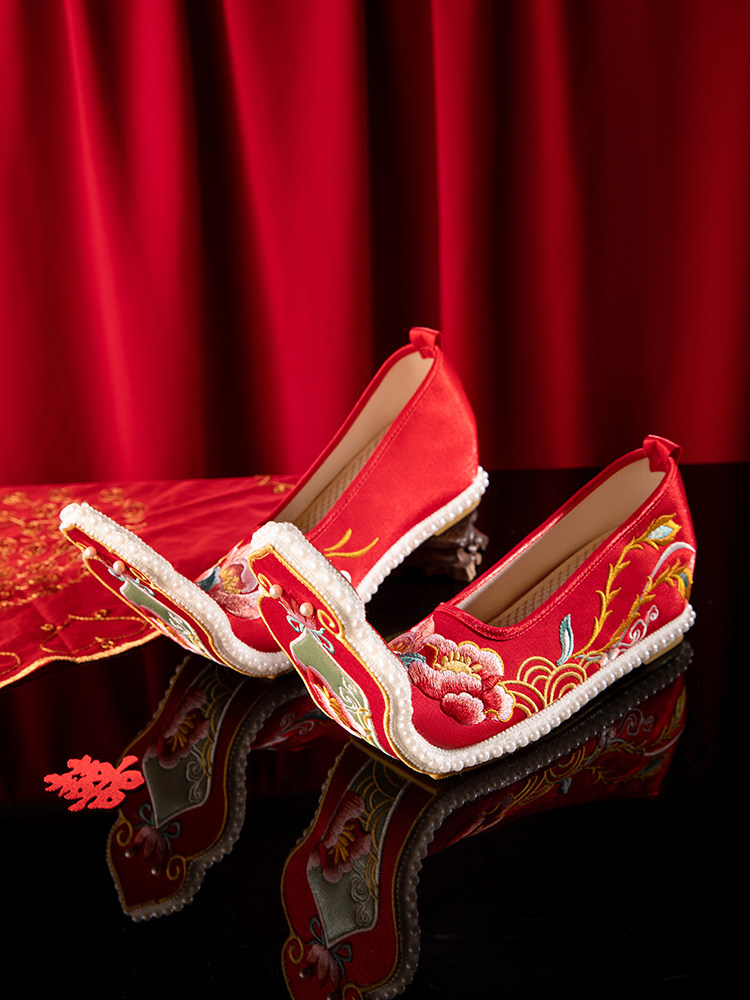 XIUHE WEDDING SHOES WOMENS SPRING NEW RED MING ANTIQUE EMBROIDERY INNER HEIGHT BAFFLE SHOES CHINESE WEDDING EMBROIDERY SHOES