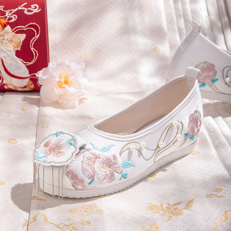 2022 NEW CHINESE XIUHE WEDDING SHOES WOMENS AUTUMN HEAD FLAT BOTTOM BRIDAL RED TASSEL ANCIENT STYLE SONG EMBROIDERY SHOES