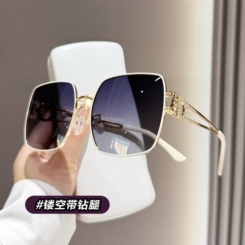 显脸小方形金属大框太阳镜女高级感带钻偏光墨镜骑车开车防刺眼潮