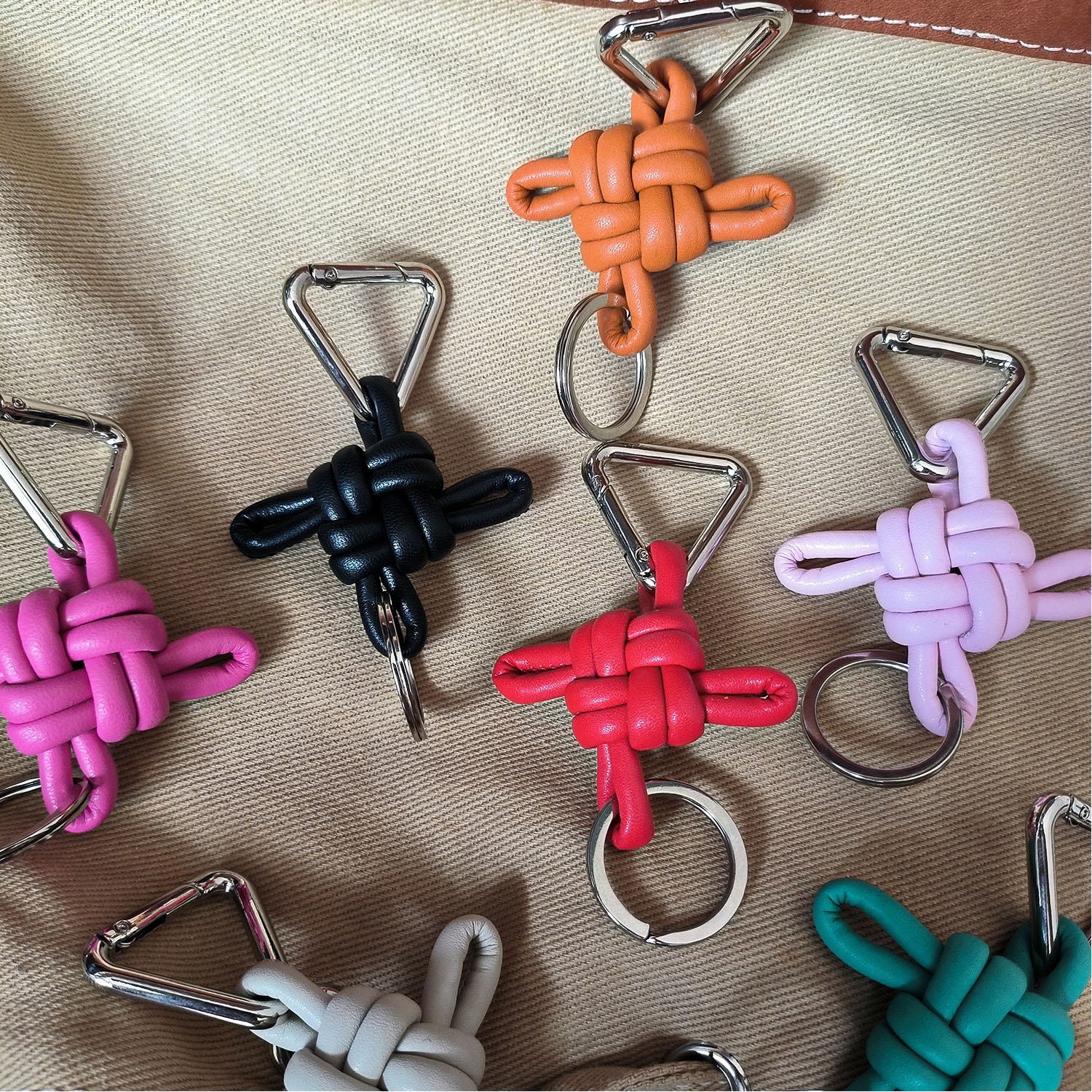 中国结小挂件bv钥匙扣手工编织真皮包挂件葆蝶家高档节日礼物