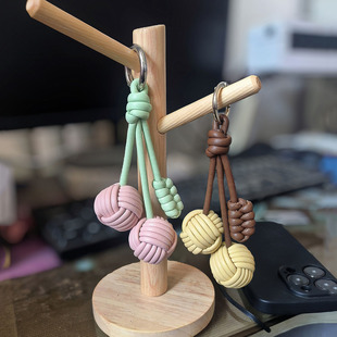 适用于迪桑娜包包挂件樱桃钥匙扣挂饰高档皮革编织球创意礼物