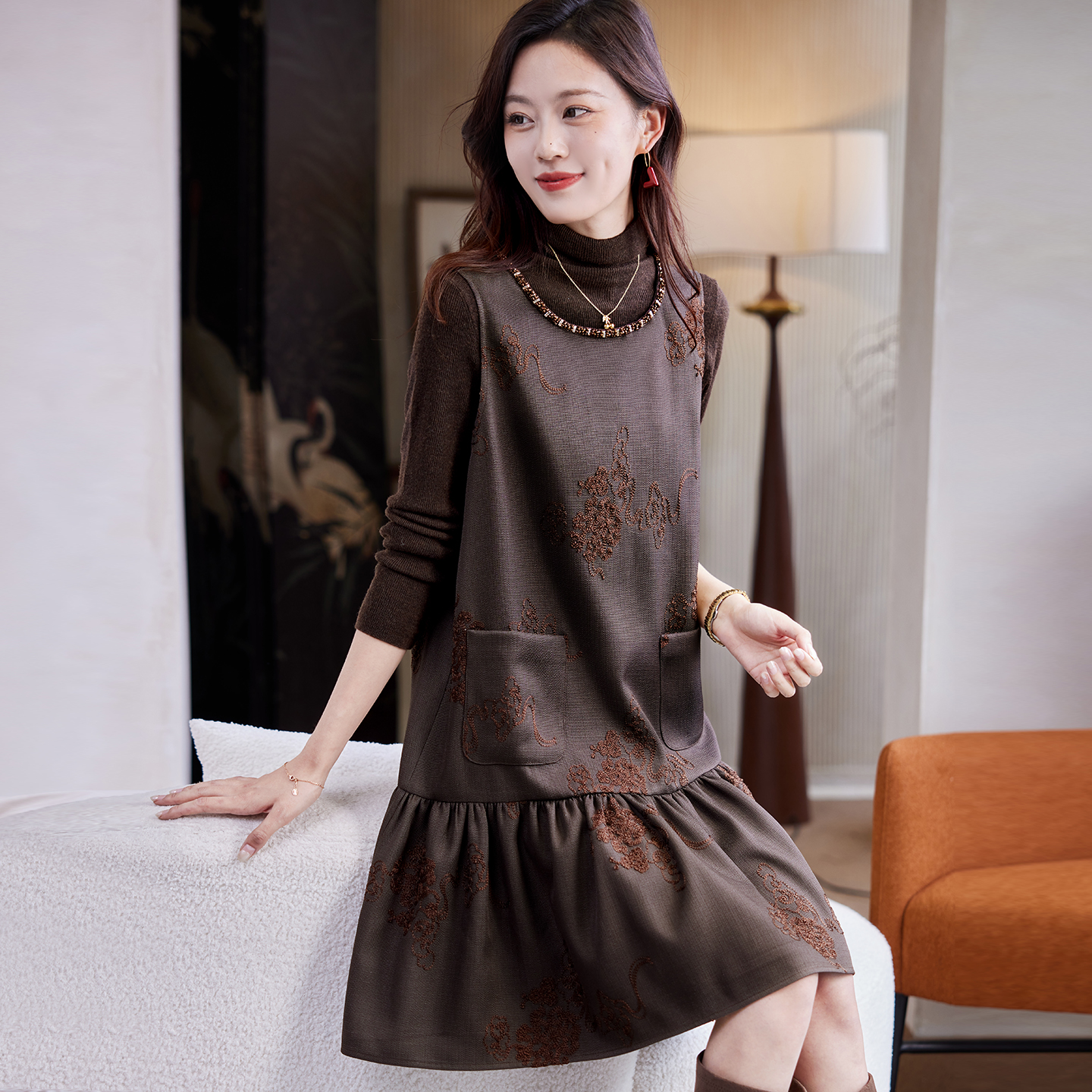 宝诗黎钉珠拼接刺绣背心裙