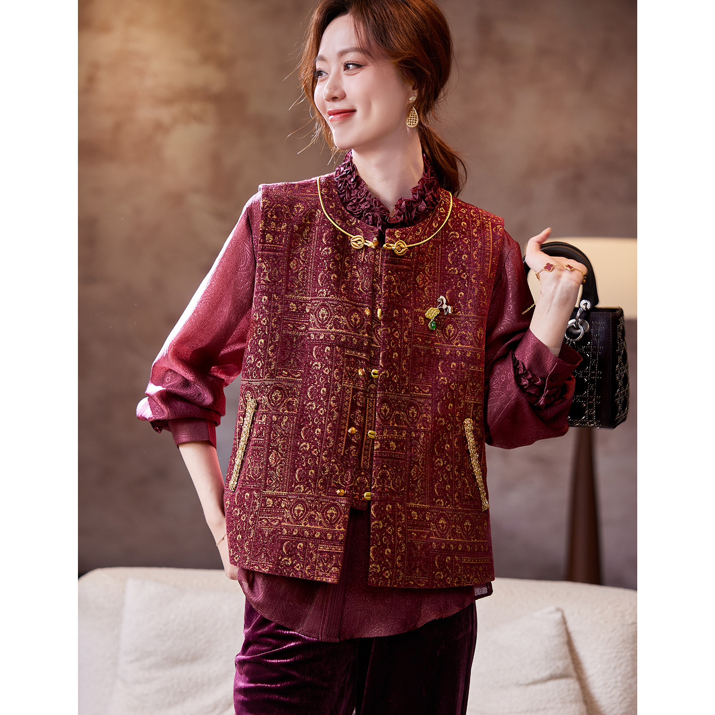 宝诗黎圆领盘扣提花马甲外套2026春季新中式宽松百搭休闲气质女装,女装/女士精品,马夹,淘宝优惠券,粉丝福利购,淘宝优惠卷