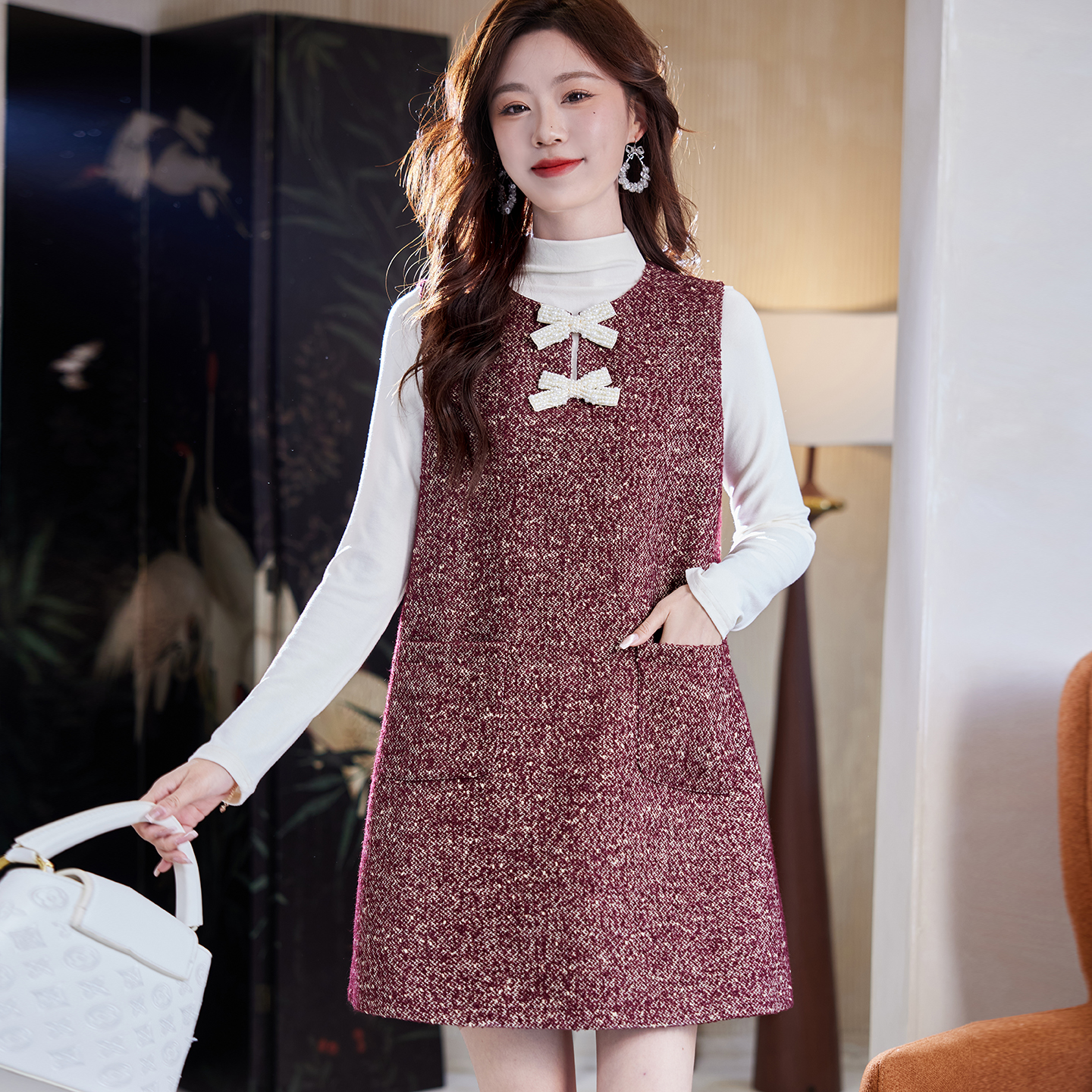 宝诗黎小香风蝴蝶结钉珠连衣裙