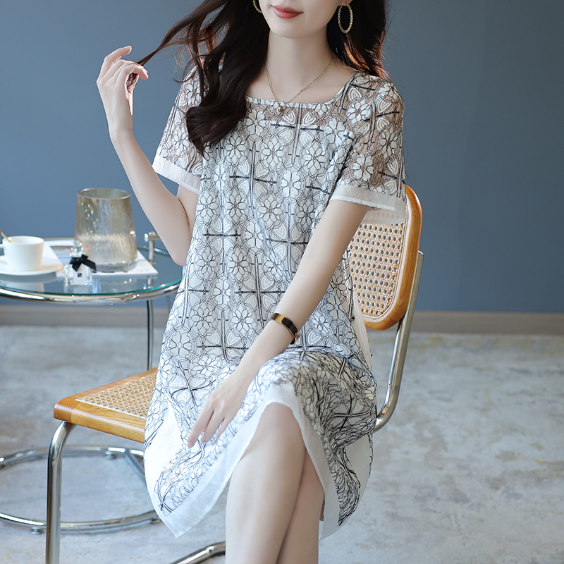 宝诗黎白色方领镂空蕾丝裙2025夏季新款短袖女装时尚气质连衣裙薄