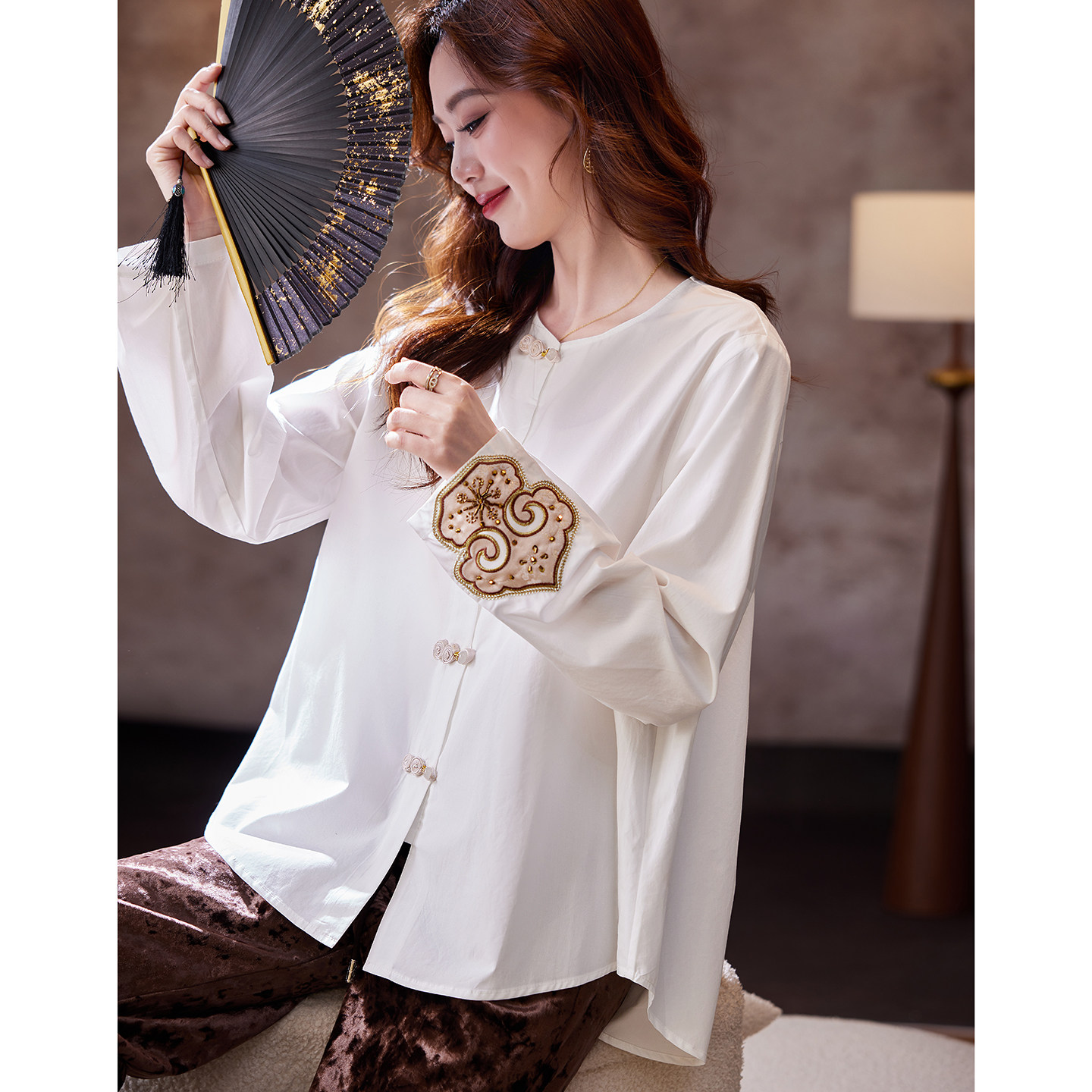 宝诗黎盘扣刺绣钉珠白衬衫2026春季棉质宽松百搭新中式国风衬衣女,女装/女士精品,衬衫,淘宝优惠券,粉丝福利购,淘宝优惠卷