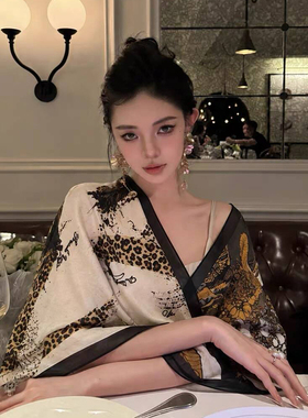 摩登豹纹新款披肩女夏季薄款亲肤柔软百搭时髦贵气防晒拍照丝巾潮