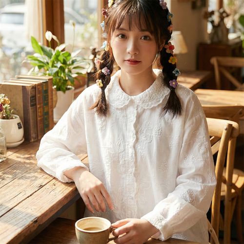 日系软妹刺绣娃娃领衬衫森系显瘦