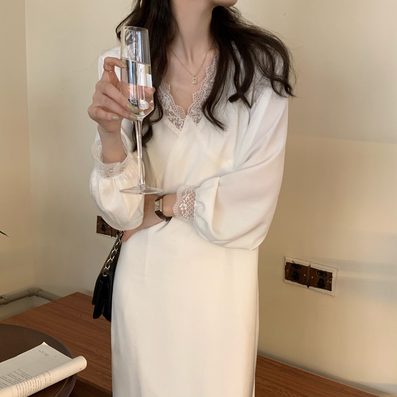 Early spring 2021 new Hepburn lace splicing long sleeve gentle style elegant dress