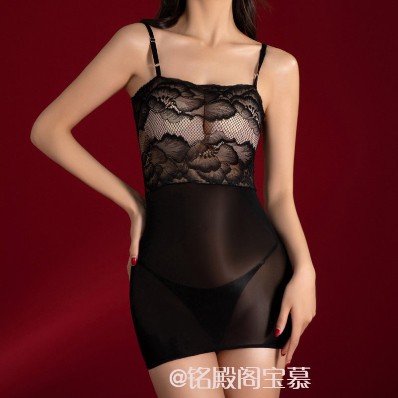 马油抹胸吊带包臀裙情趣内衣后妈纯欲超薄透视蕾丝黑丝袜性感丝滑