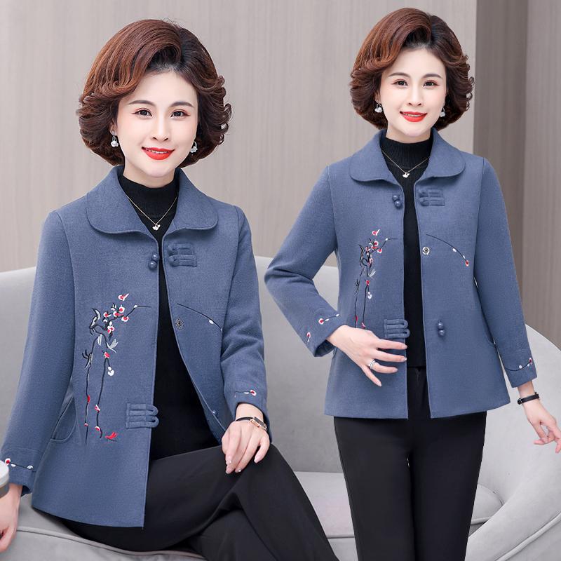 2024-23盘扣50岁国风刺绣宽松春秋款洋气奶奶时尚减龄上衣新中式