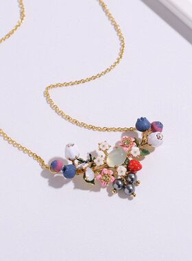 四季浆果蓝莓白花萤火虫绿叶金色