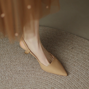 2023夏季新款杏色尖头浅口后空单鞋包头凉鞋女细跟真皮气质高跟鞋