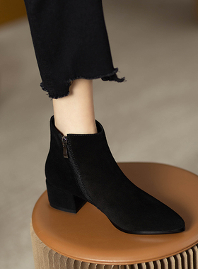 靴子女秋冬早春磨砂女鞋黑色裸靴工作鞋中跟大码女靴尖头粗跟短靴