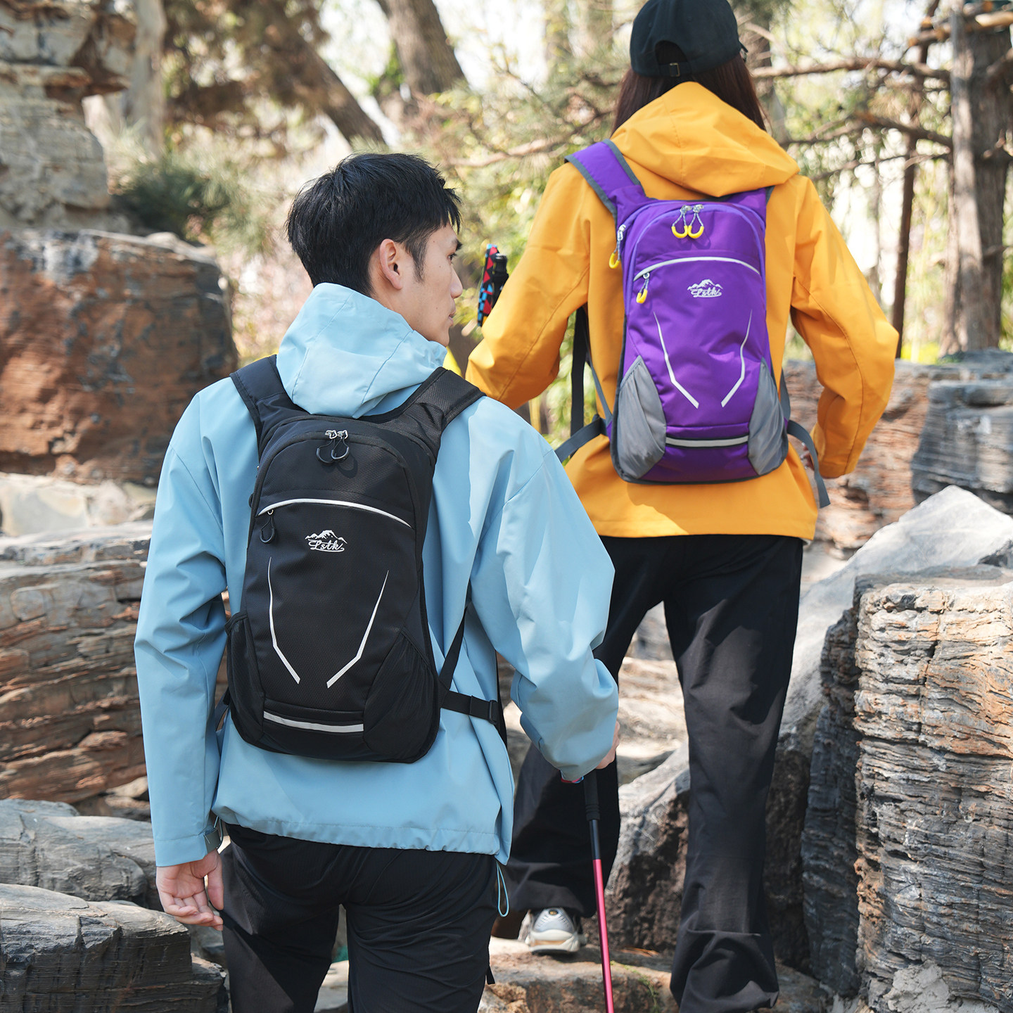 户外旅游爬山徒步男款双肩背包女士出游轻便新款大容量骑行登山包图片