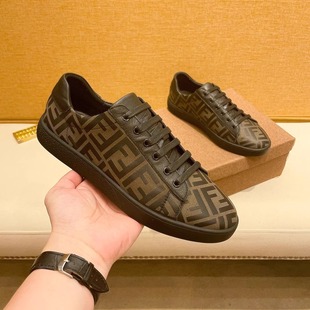 潮牌真皮鞋 2025新款 男款 休闲鞋 舒适透气运动鞋 男士 欧洲站黑色板鞋