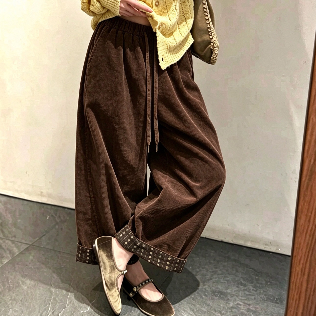 慵懒风松紧腰抽绳灯芯绒撞色翻边阔腿裤女宽松复古弯刀版型休闲裤