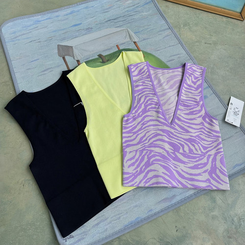 V领百搭背心马甲薄三色