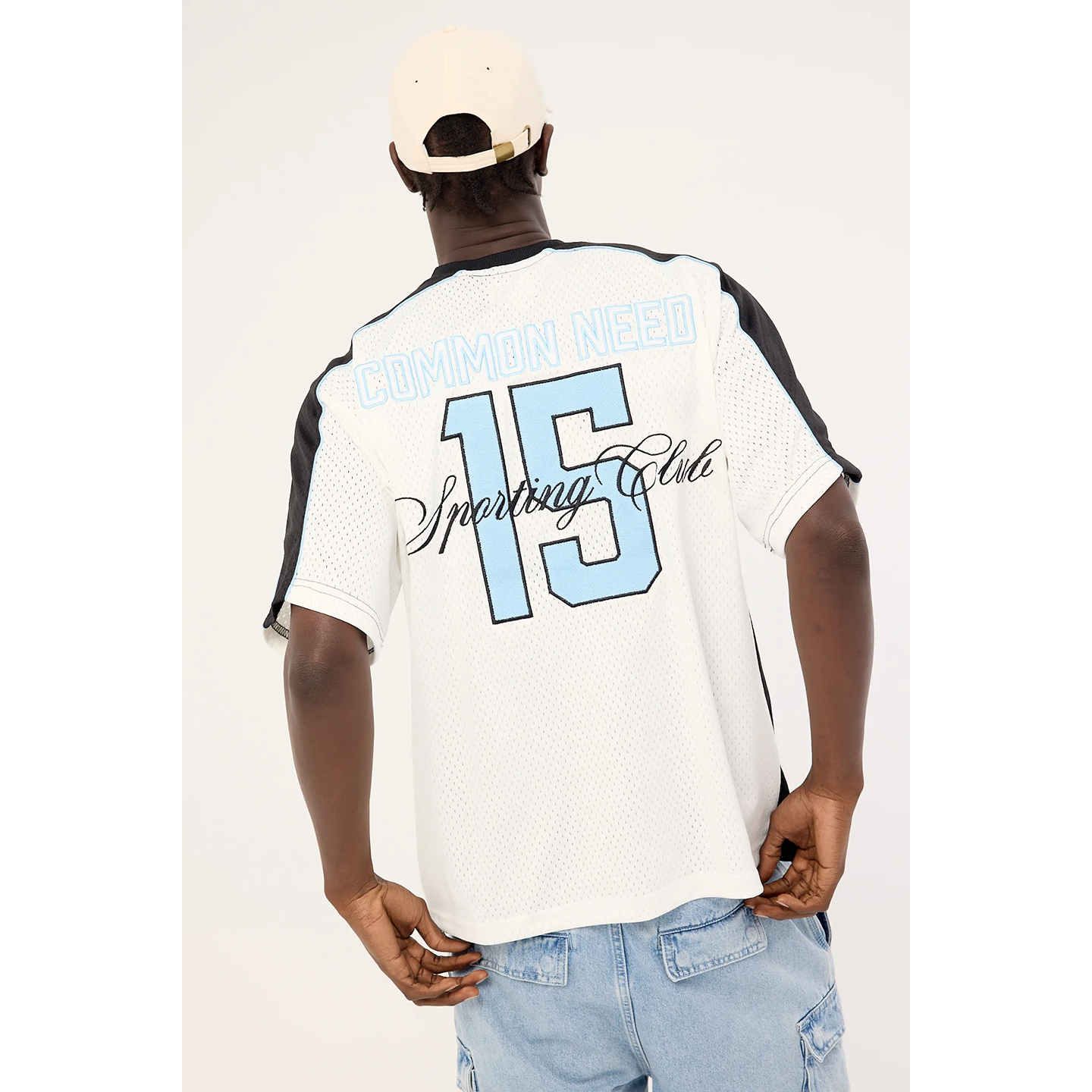 黑白拼色宽松V领运动球服