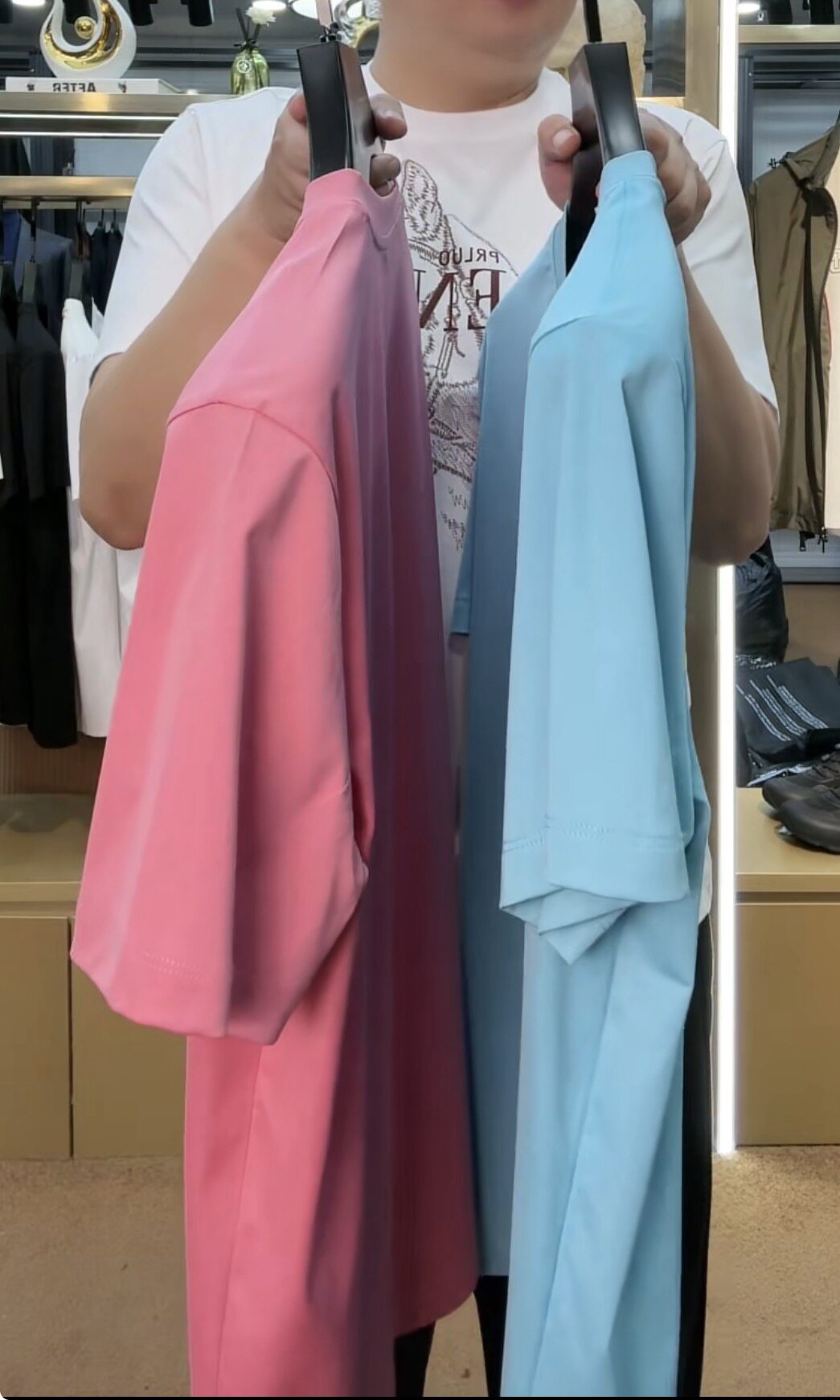 秀而高端2026早春新款男士新休闲刺绣钉钻百搭圆领短袖T恤上衣男