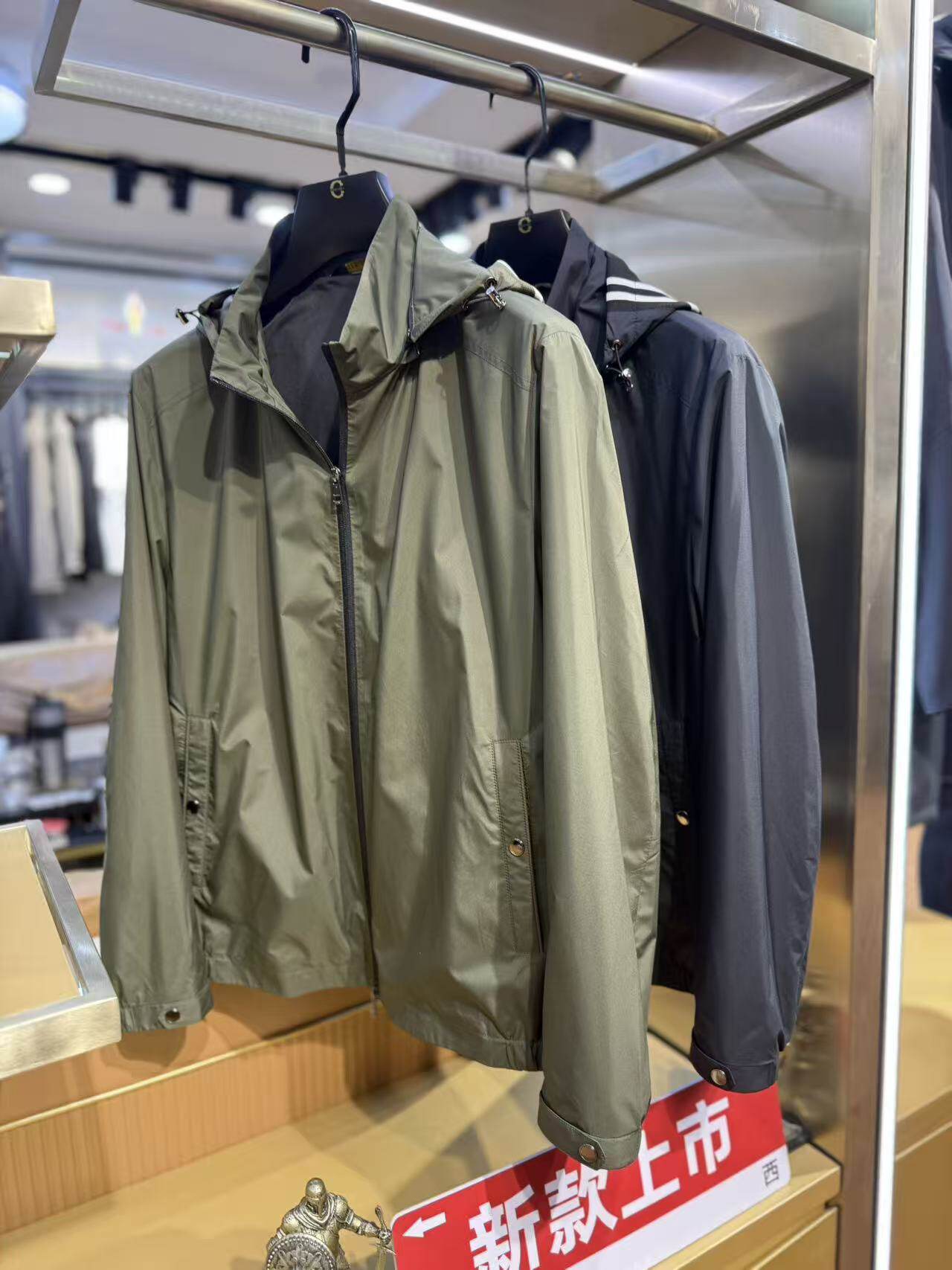 秀而高端2026早春新款男士新休闲商务连帽夹克宽松时尚百搭外套男