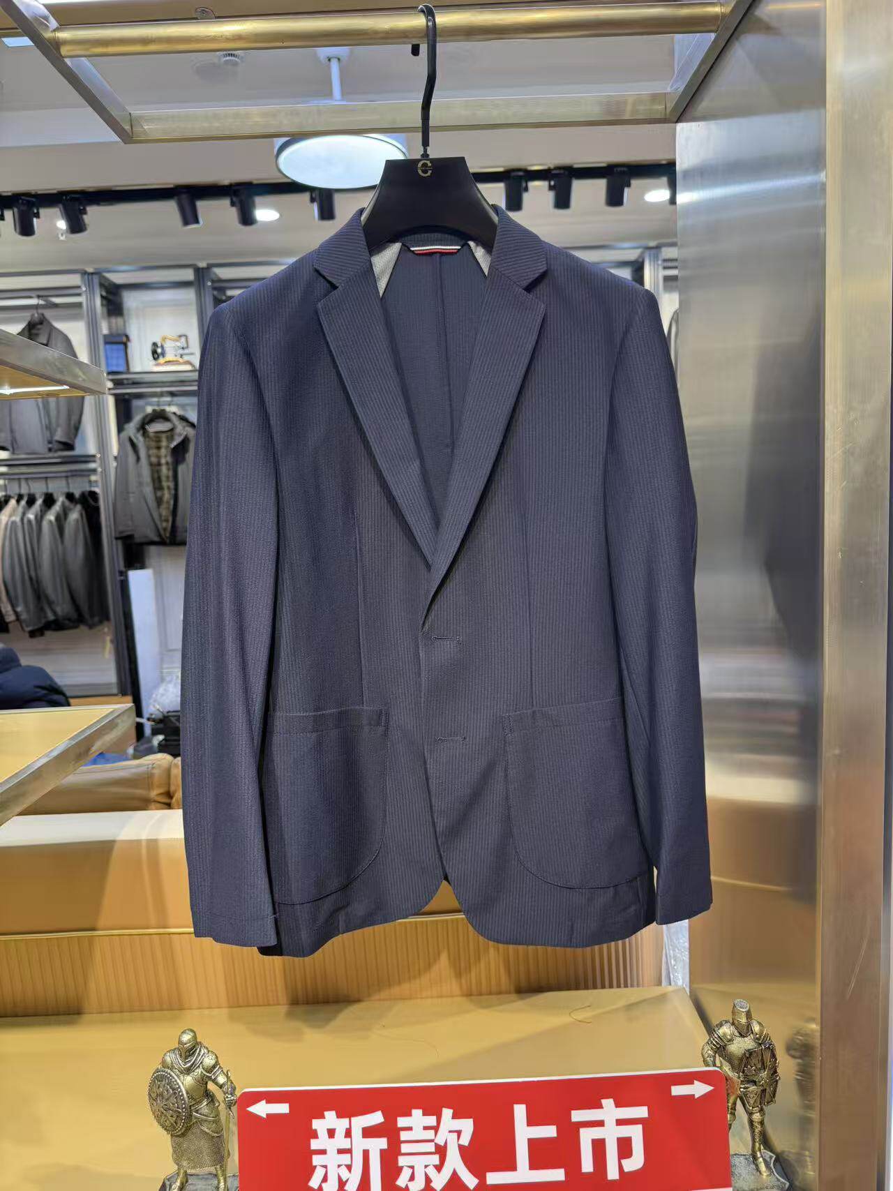 秀而高端2026春季新款男士西装外套时尚百搭休闲宽松百搭西服上衣